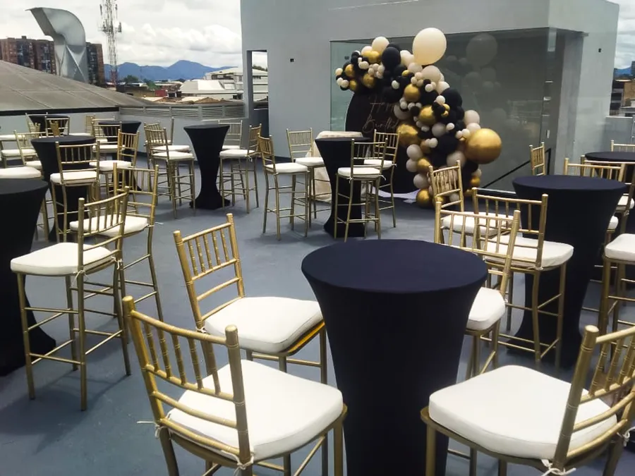 Sillas tipo cóctel Oslo y Nórdica para evento