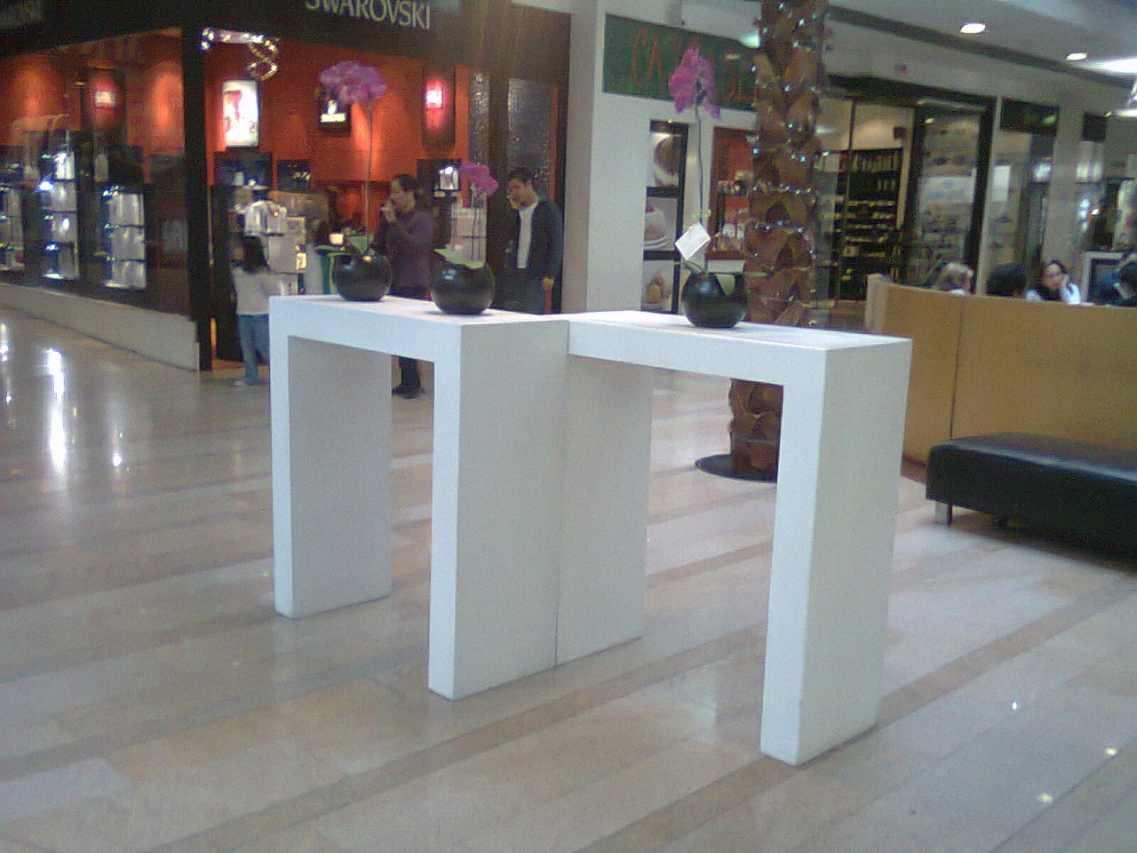 Mesas gerenciales para sala de juntas en evento corporativo