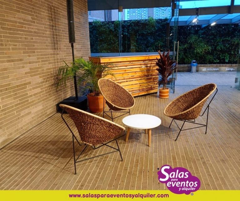 sillas en mimbre para eventos en bogota