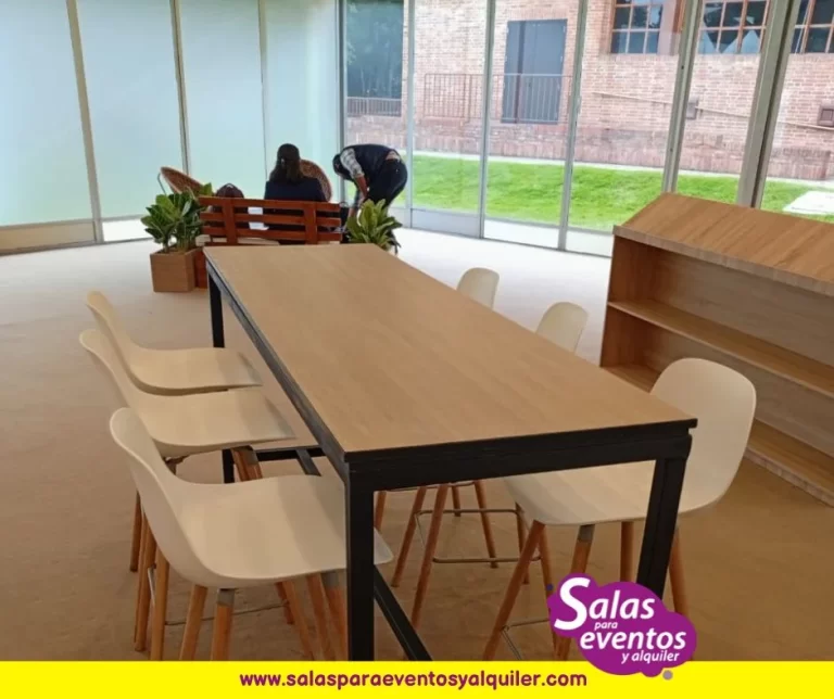 mesas y sillas en alquiler